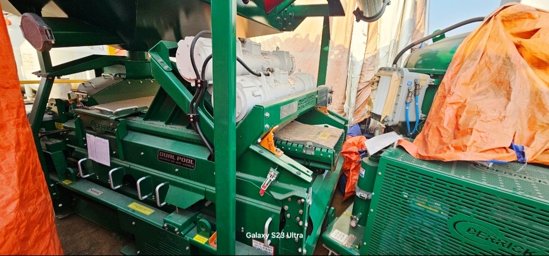 (2) Derrick DP-626 VE dual pool shaker screens.