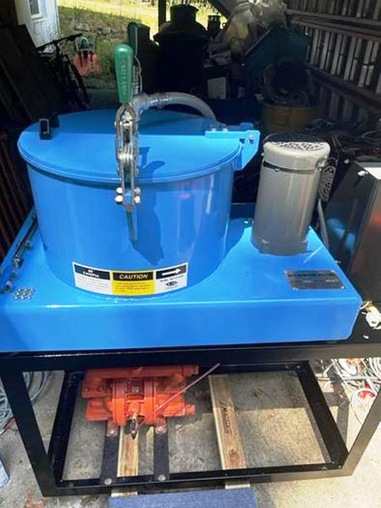 US Centrifuge M512 solid basket centrifuge.